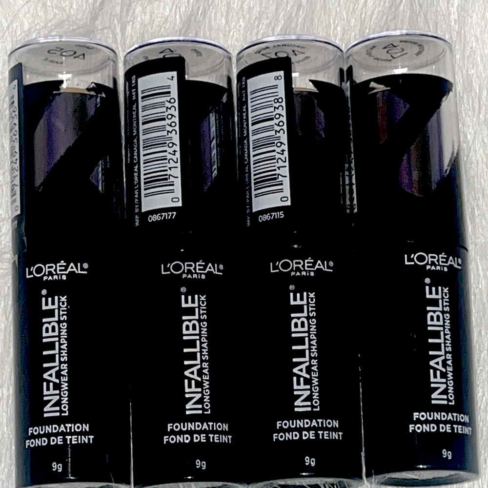 LORÉAL PARiS
INFALLIBLE LONG-WEAR SHAPING STICK FOUNDATION
Shade: 405 & 407